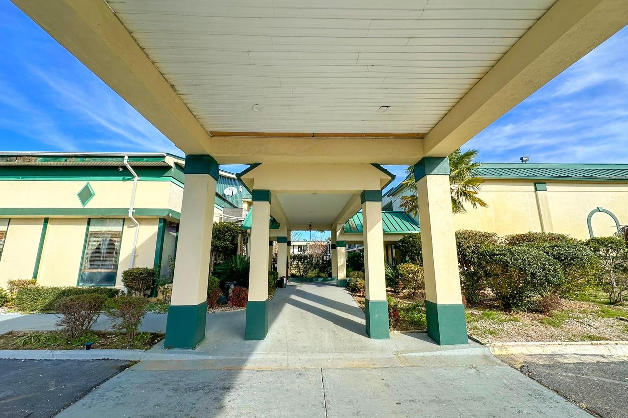 Super Inn & Suites By Oyo Milledgeville Exterior foto