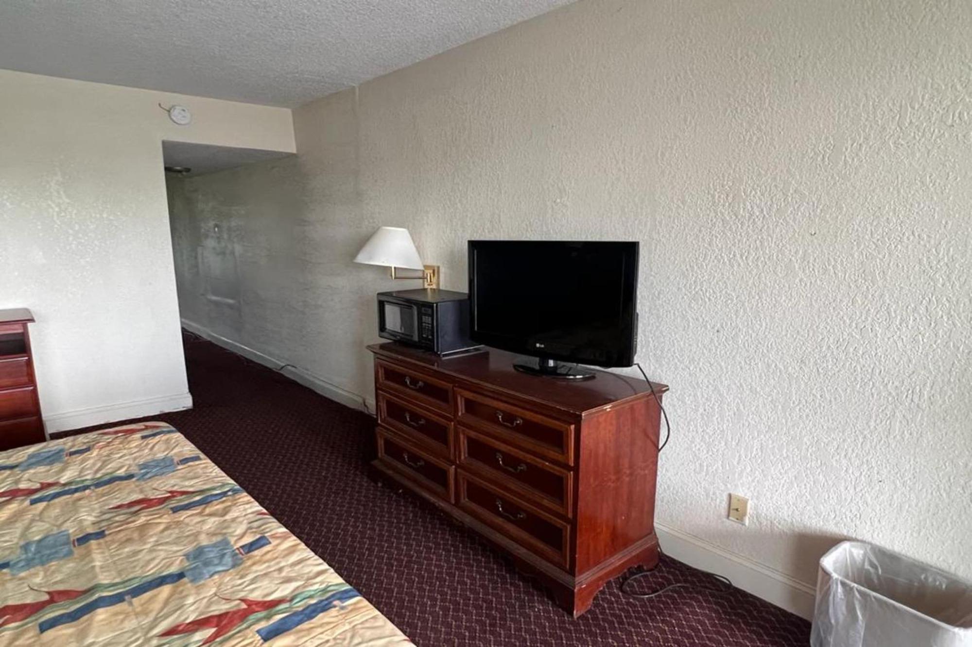 Super Inn & Suites By Oyo Milledgeville Exterior foto