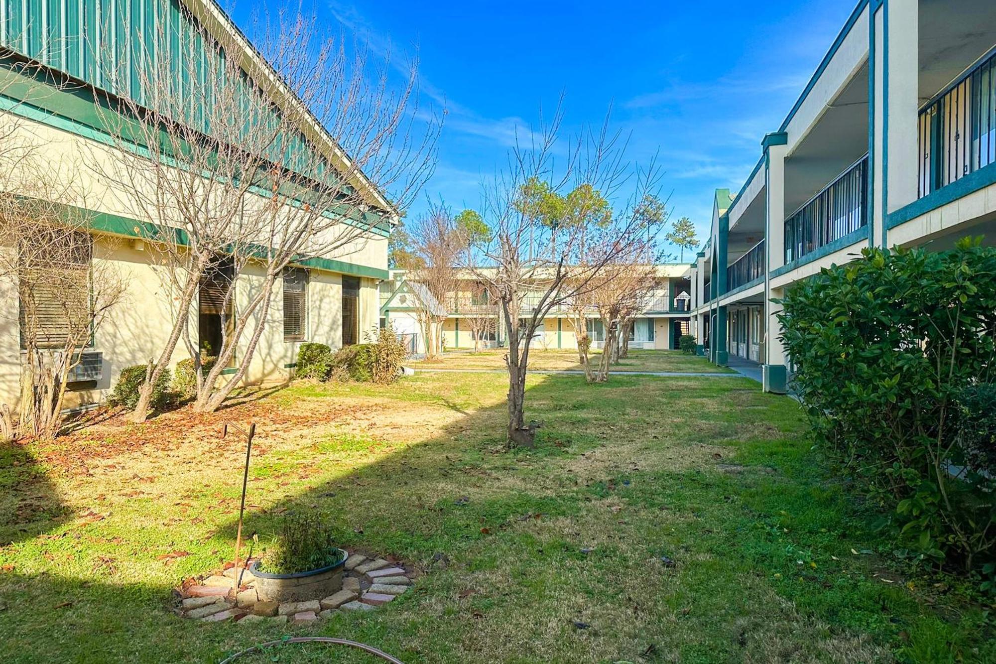 Super Inn & Suites By Oyo Milledgeville Exterior foto